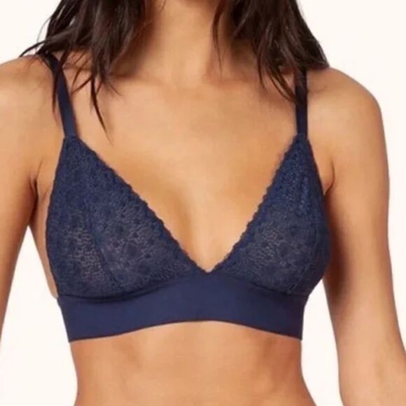 Lively Crochet Lace Bralette Size Medium - Picture 1 of 6